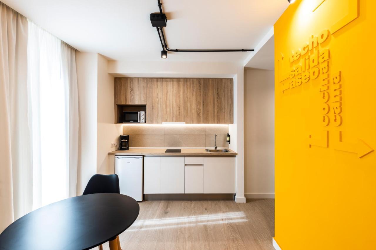 Apartamentos Turisticos De La Bernarda Caces Eksteriør bilde
