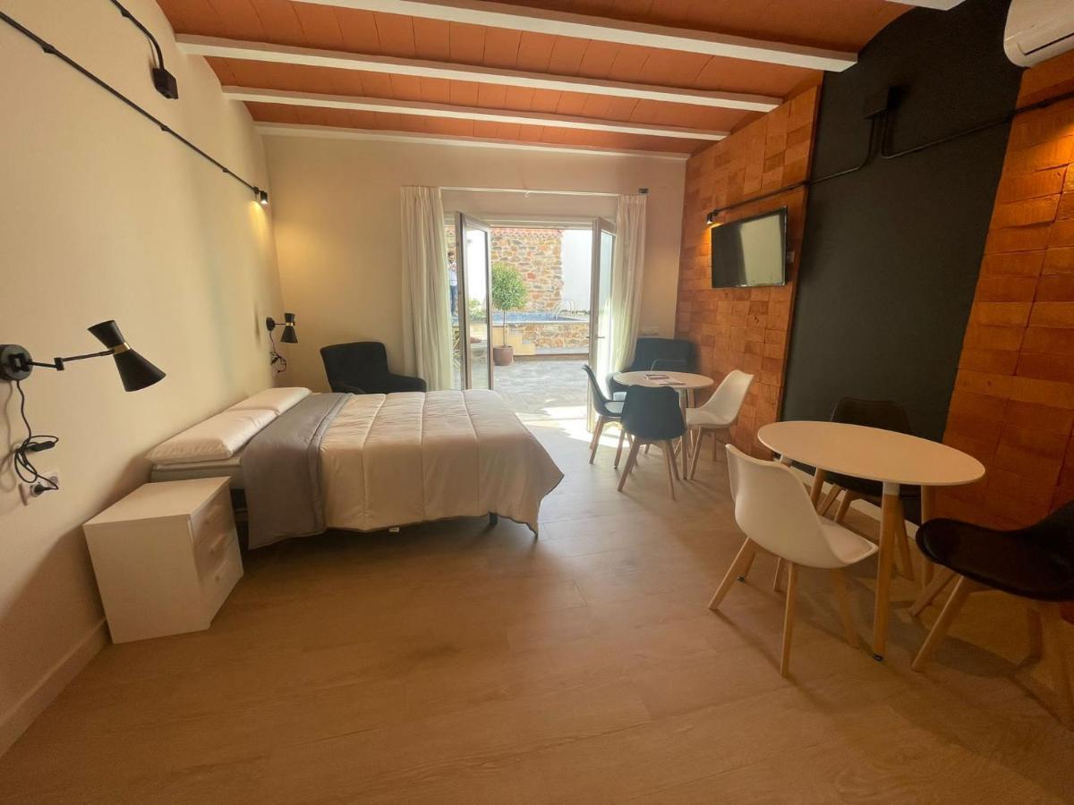 Apartamentos Turisticos De La Bernarda Caces Eksteriør bilde