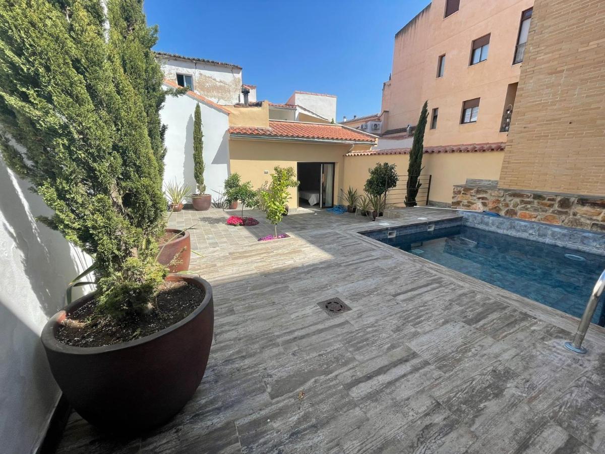 Apartamentos Turisticos De La Bernarda Caces Eksteriør bilde