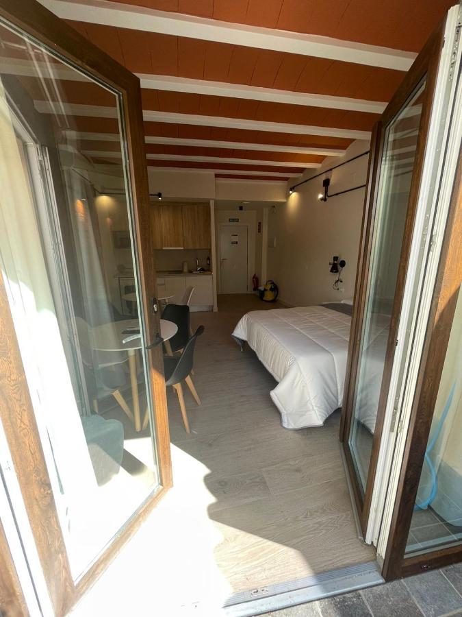 Apartamentos Turisticos De La Bernarda Caces Eksteriør bilde